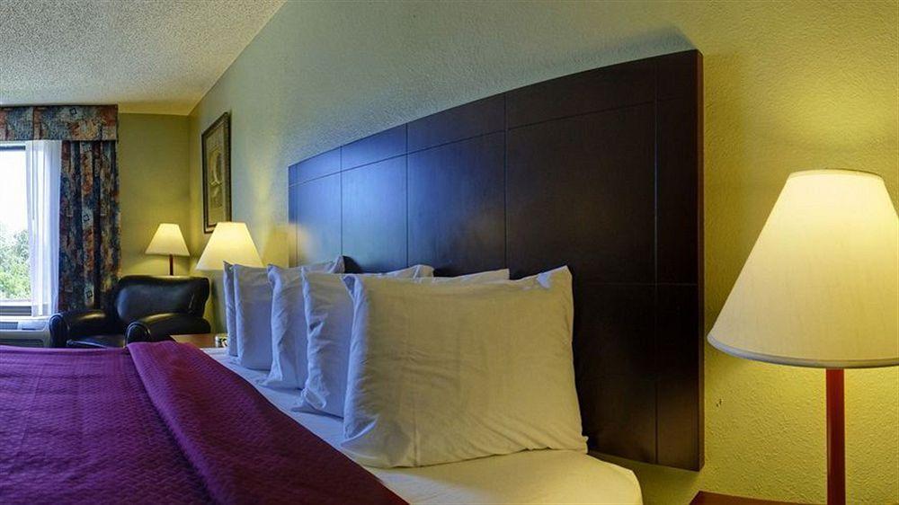 Holiday Inn Express Hotel And Suites Saint Robert By Ihg Dış mekan fotoğraf