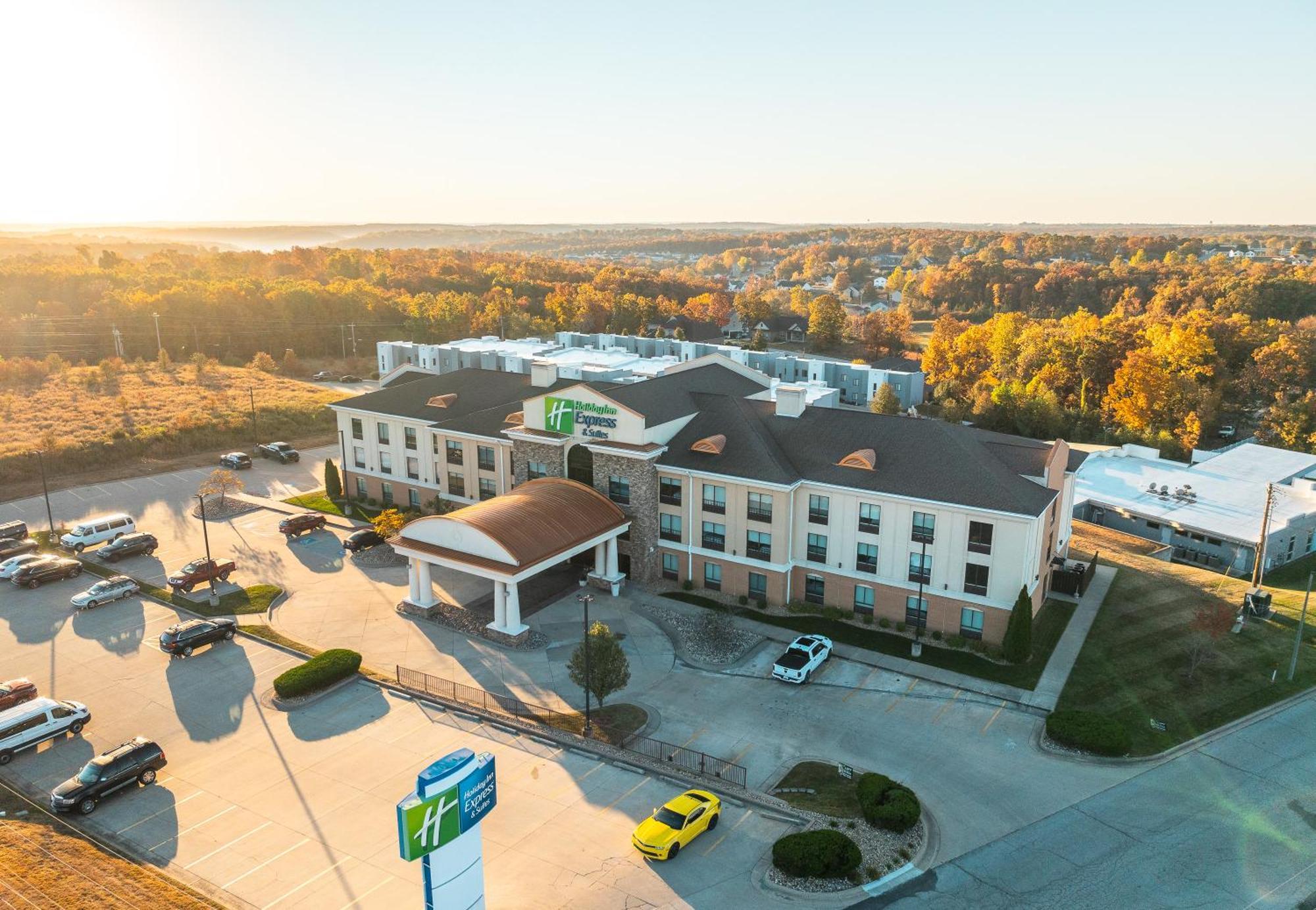 Holiday Inn Express Hotel And Suites Saint Robert By Ihg Dış mekan fotoğraf